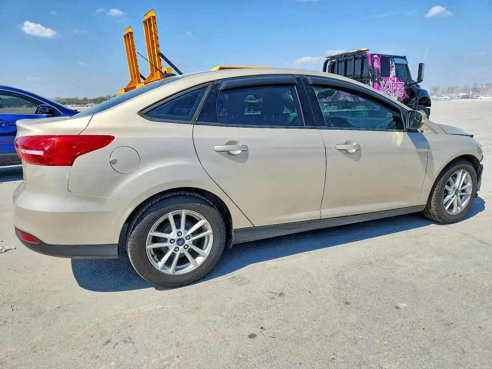 2017 FORD FOCUS SE  