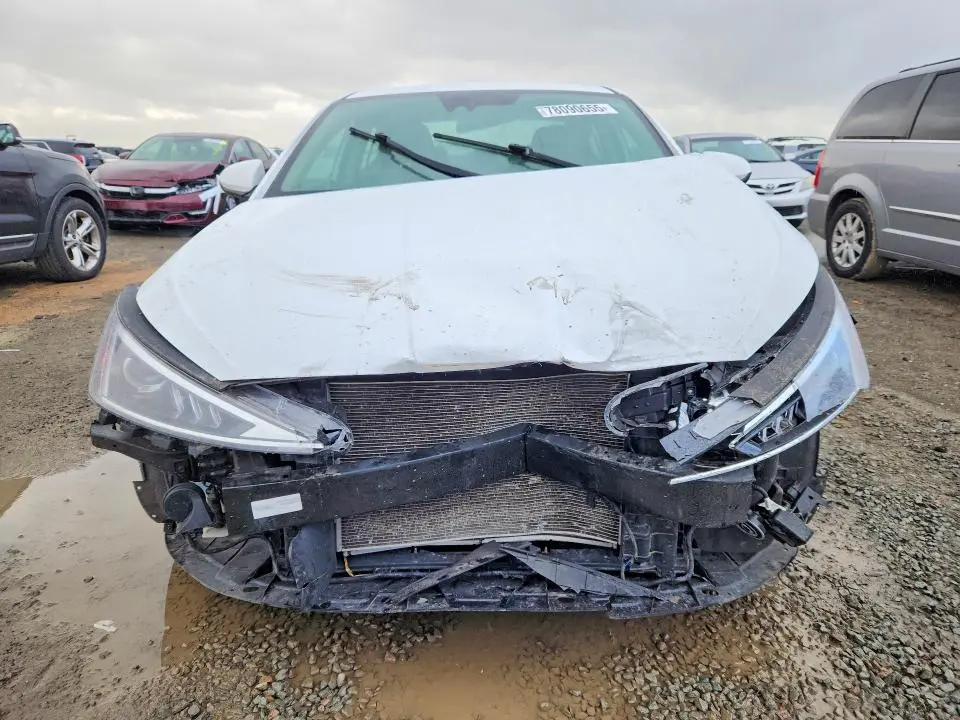 2020 HYUNDAI ELANTRA SE  