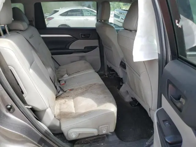 2017 TOYOTA HIGHLANDER LE  