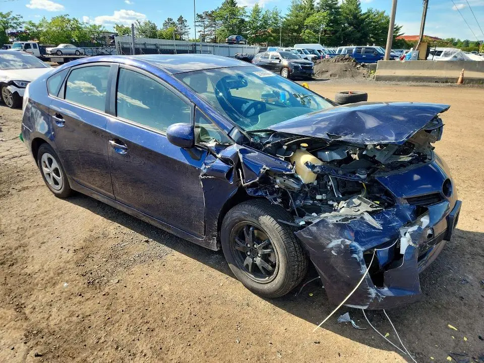 2014 TOYOTA PRIUS THREE  