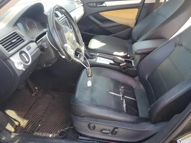2012 VOLKSWAGEN PASSAT SE