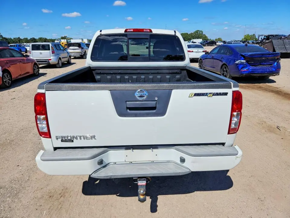 2015 NISSAN FRONTIER DESERT RUNNER  
