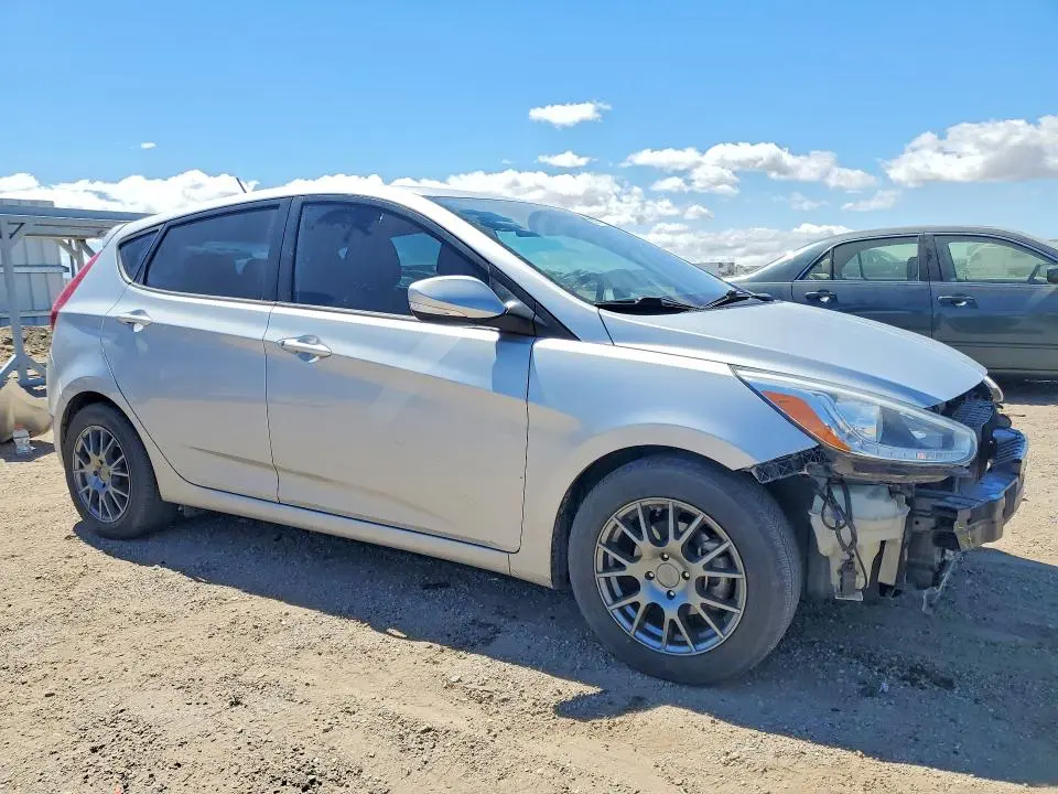 2014 HYUNDAI ACCENT SE  
