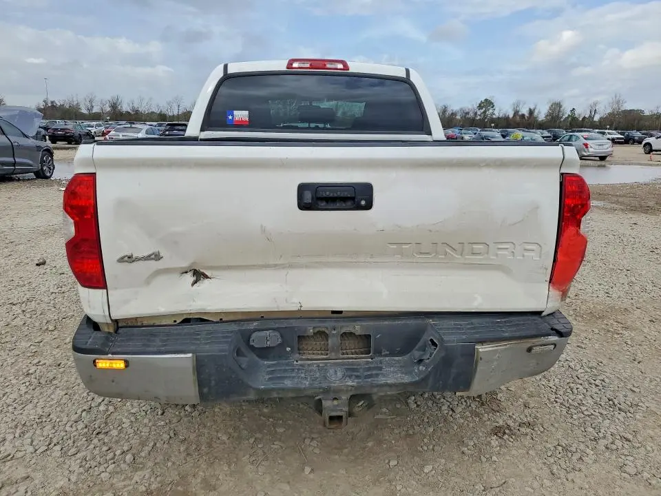 2017 TOYOTA TUNDRA   