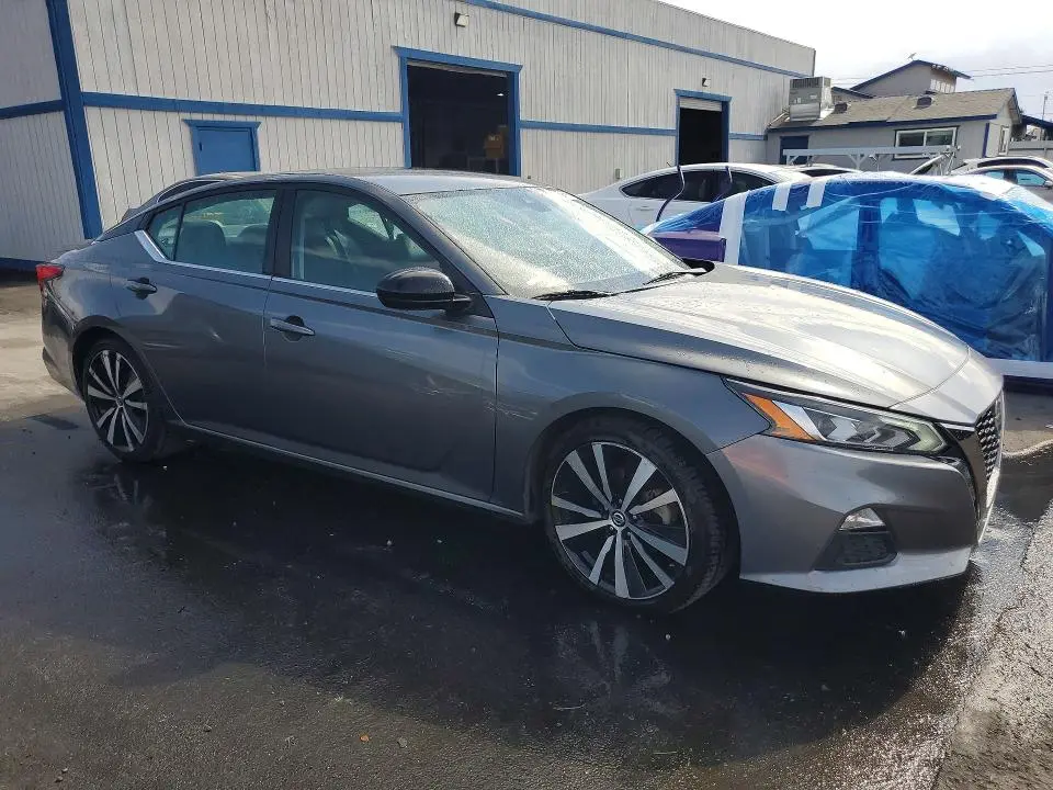 2021 NISSAN ALTIMA SR  