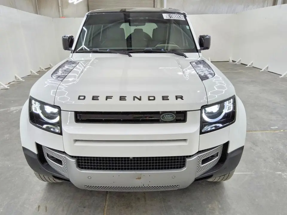2020 LAND ROVER DEFENDER 110 HSE  