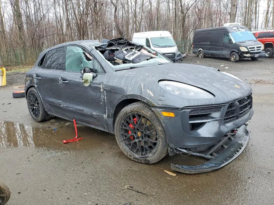 2021 PORSCHE MACAN GTS  