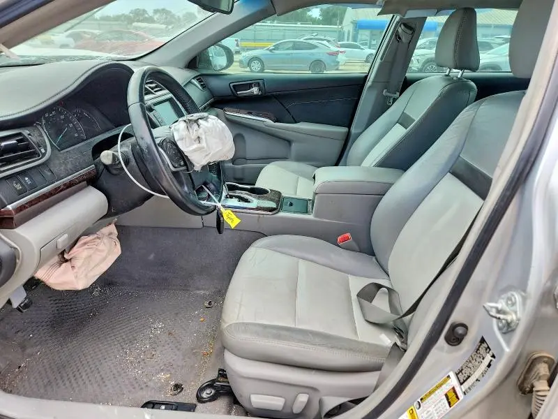 2013 TOYOTA CAMRY XLE V6  