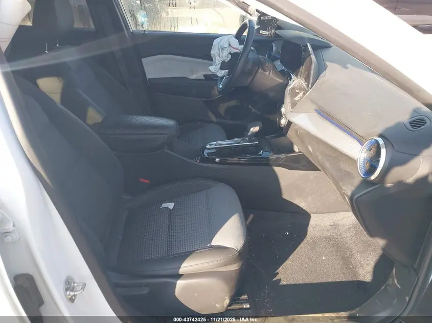 2025 CHEVROLET TRAX FWD LT