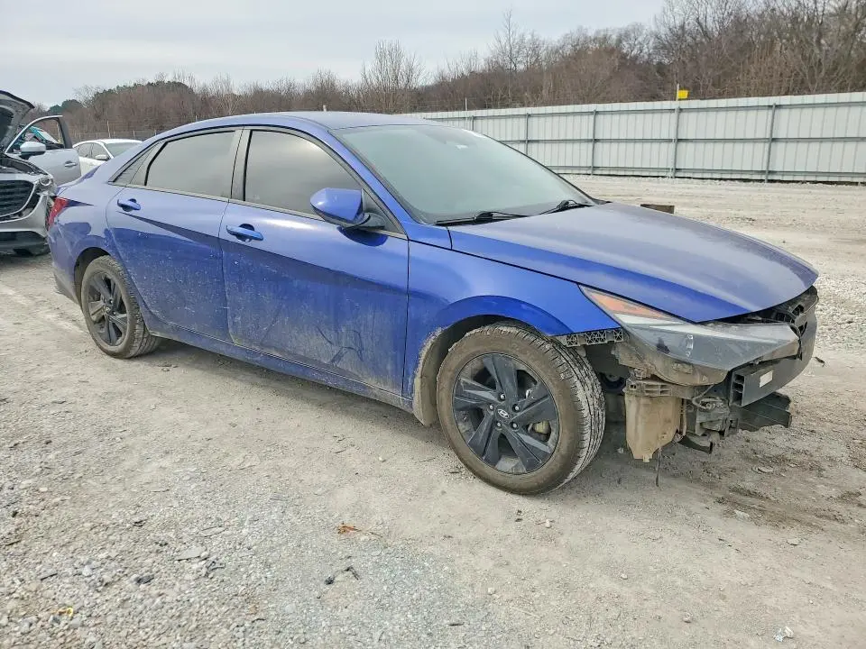 2021 HYUNDAI ELANTRA SEL  