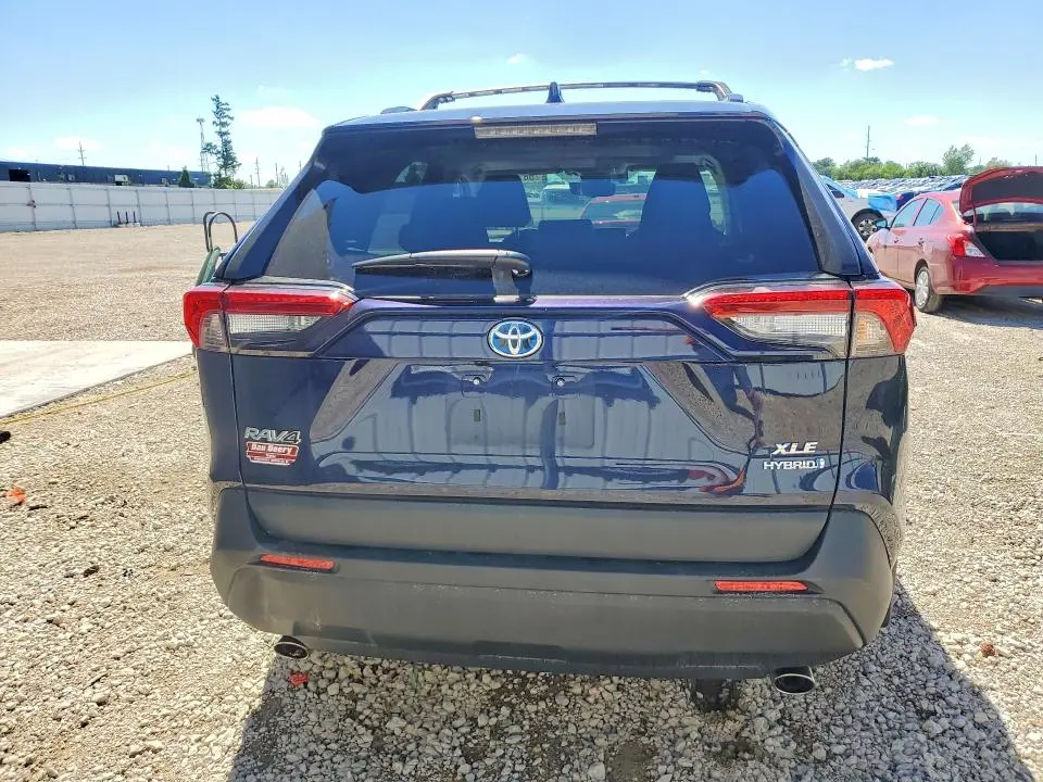 2022 TOYOTA RAV4 XLE  
