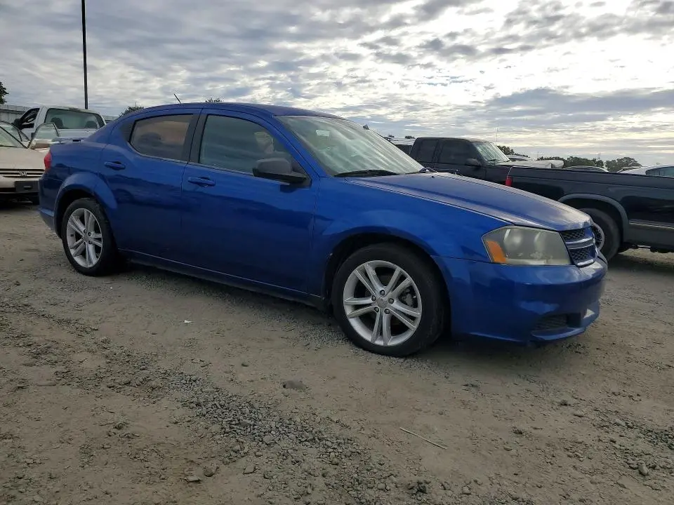 2013 DODGE AVENGER SE  