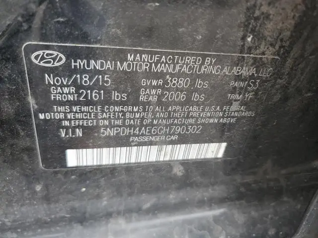 2016 HYUNDAI ELANTRA SE  