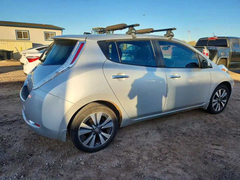 2017 NISSAN LEAF SV  