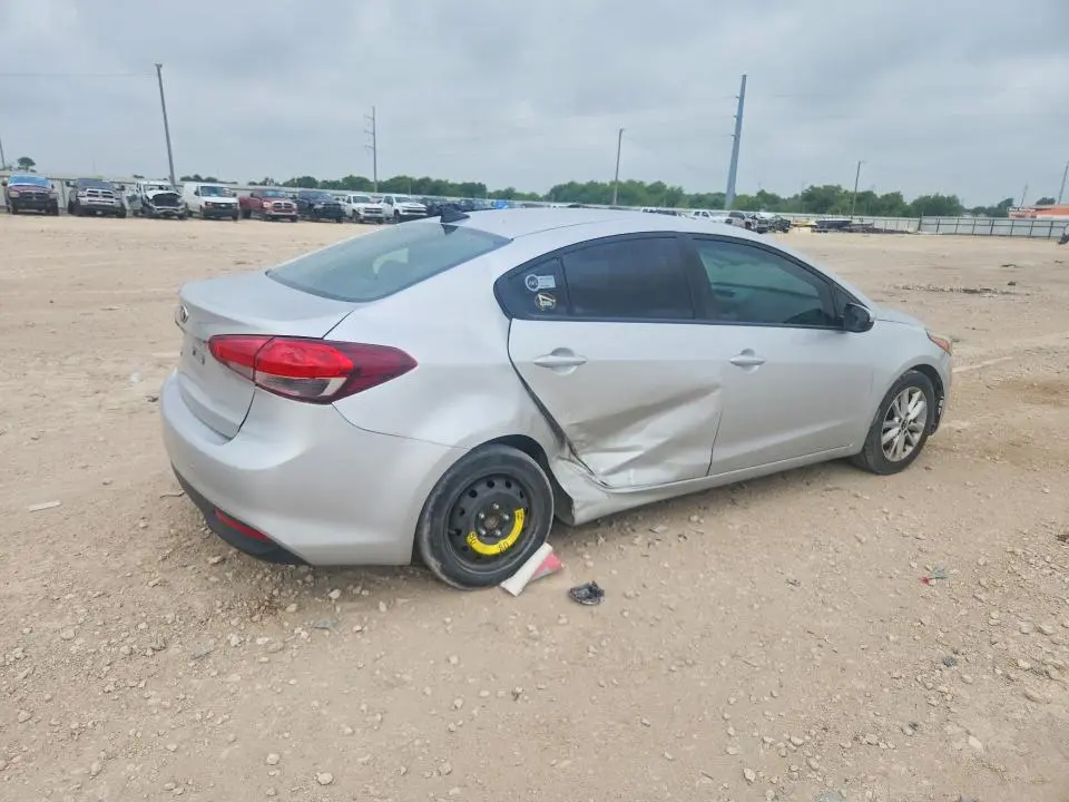 2017 KIA FORTE LX  