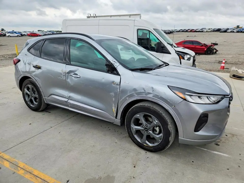 2024 FORD ESCAPE ST LINE  