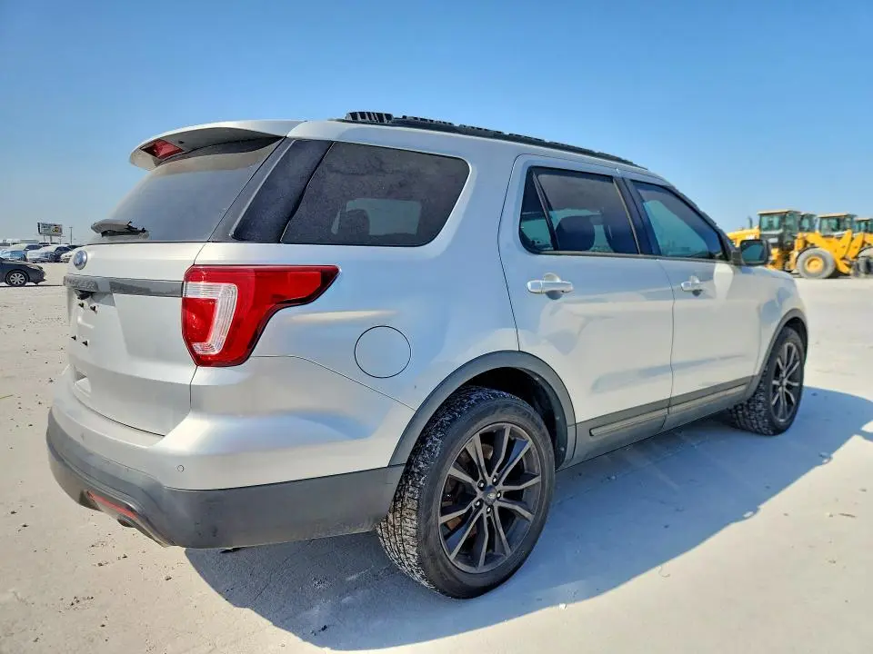2017 FORD EXPLORER XLT  