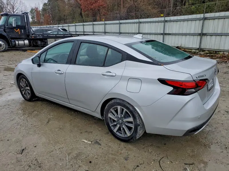 2022 NISSAN VERSA SV  