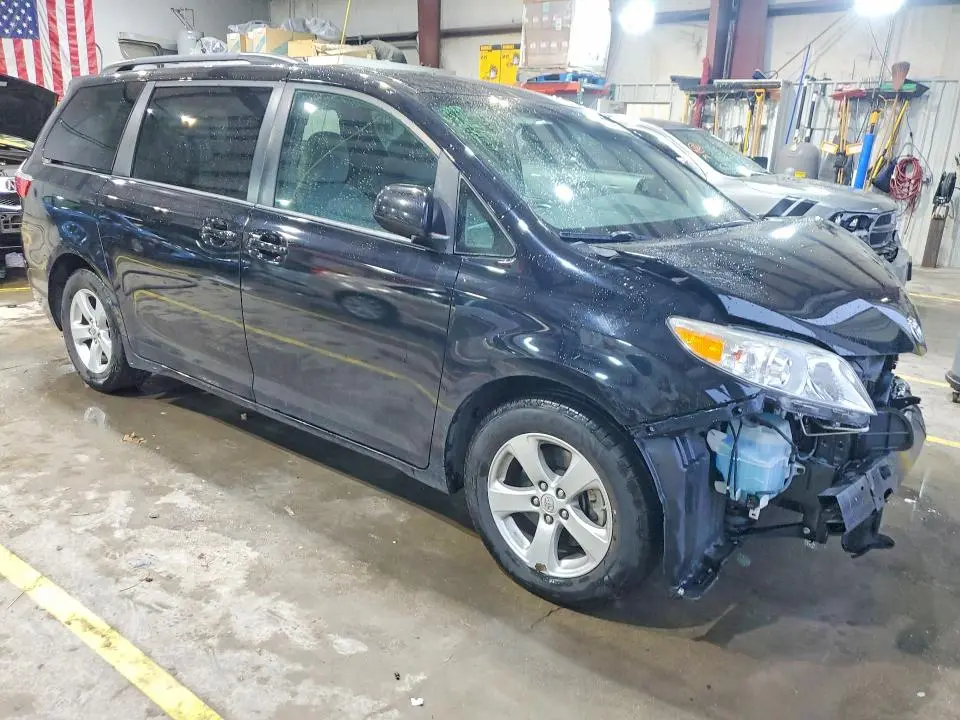 2017 TOYOTA SIENNA LE 8-PASSENGER  