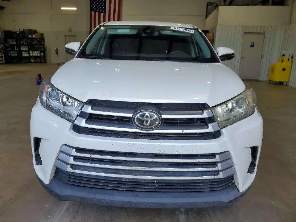 2019 TOYOTA HIGHLANDER LE  