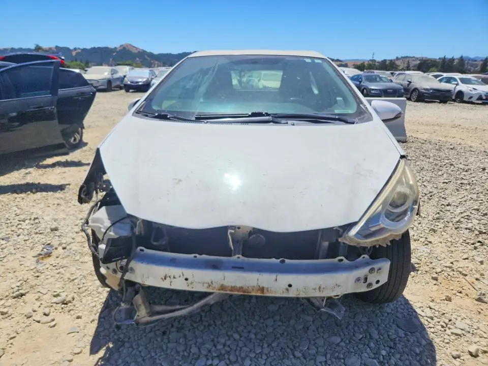 2015 TOYOTA PRIUS C ONE  