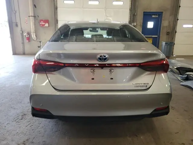 2019 TOYOTA AVALON XLE  