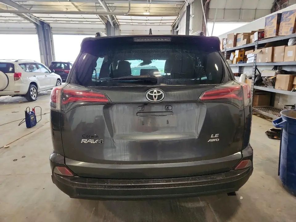 2018 TOYOTA RAV4 LE  
