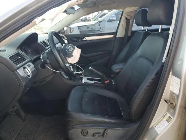 2013 VOLKSWAGEN PASSAT SE  