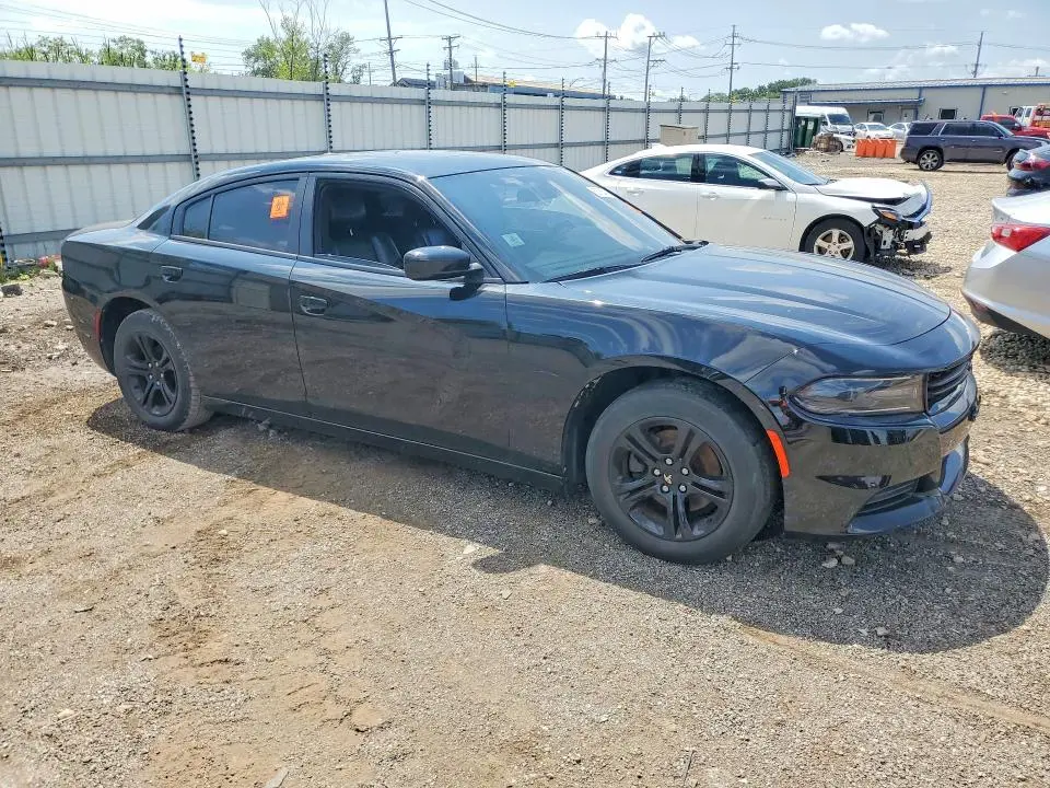 2020 DODGE CHARGER SXT  