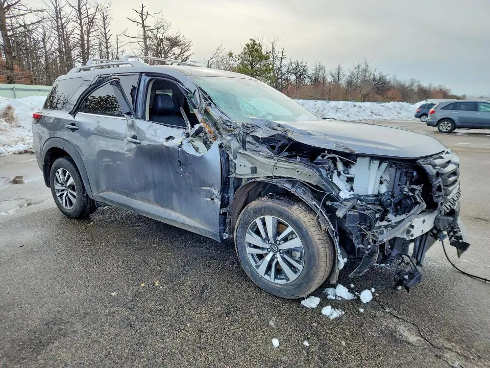 2025 NISSAN PATHFINDER SL  