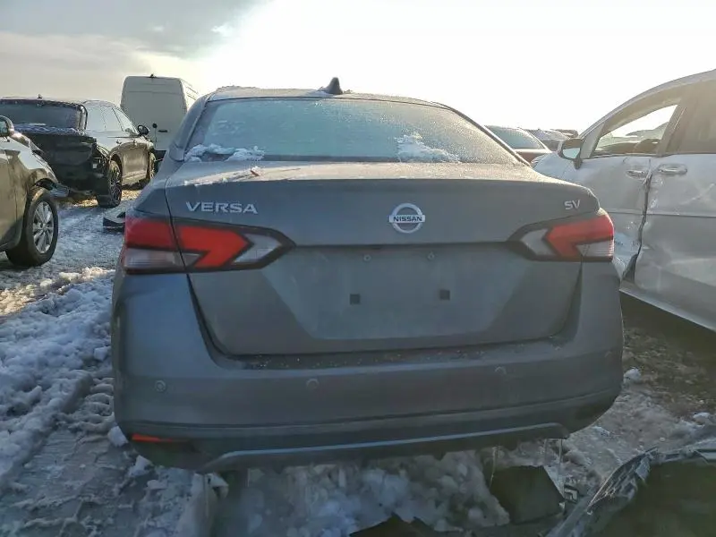 2021 NISSAN VERSA SV  