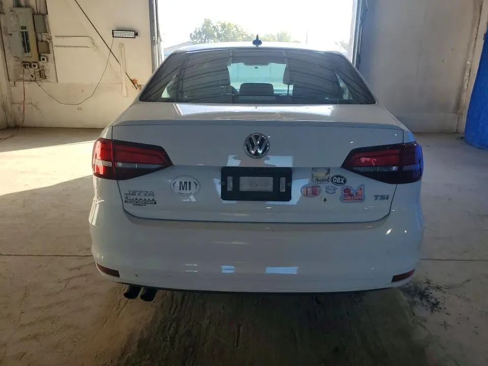 2016 VOLKSWAGEN JETTA SPORT  