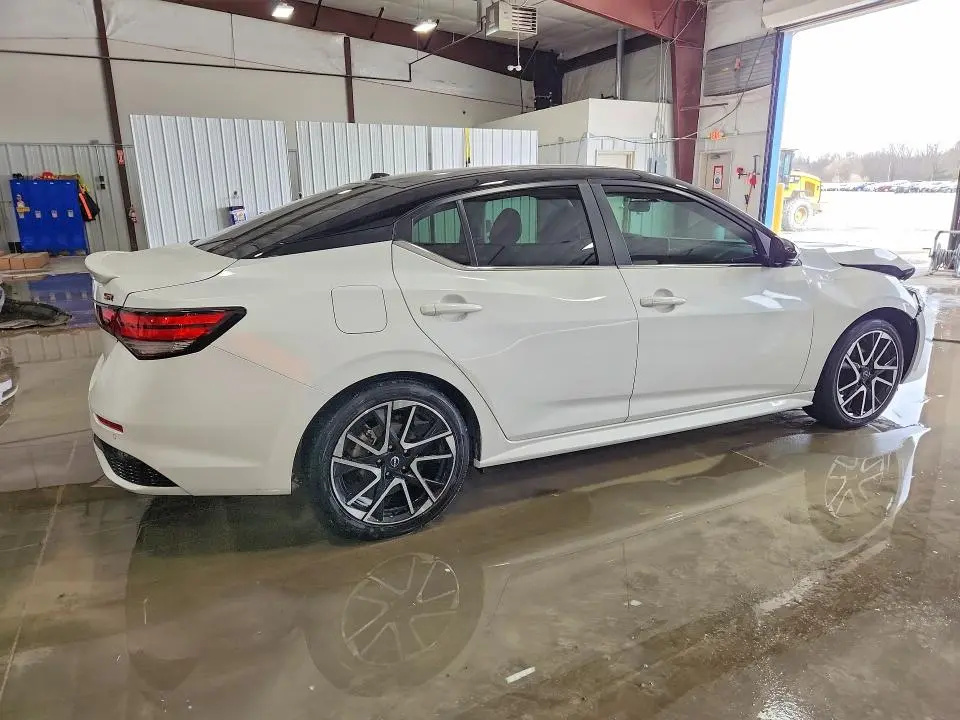 2025 NISSAN SENTRA SR  