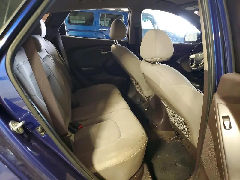 2010 HYUNDAI TUCSON GLS  