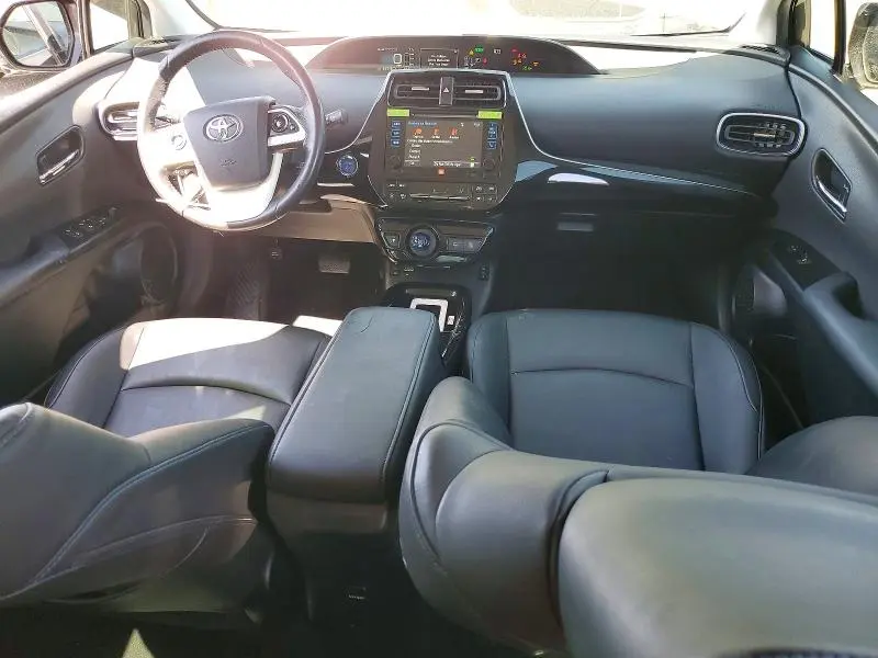 2016 TOYOTA PRIUS III  