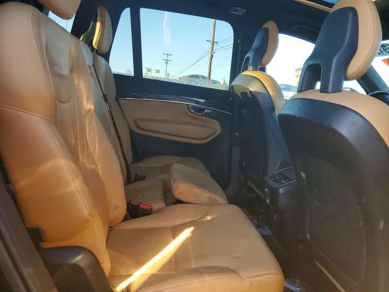 2018 VOLVO XC90 T6  