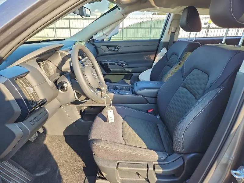 2025 NISSAN PATHFINDER S  