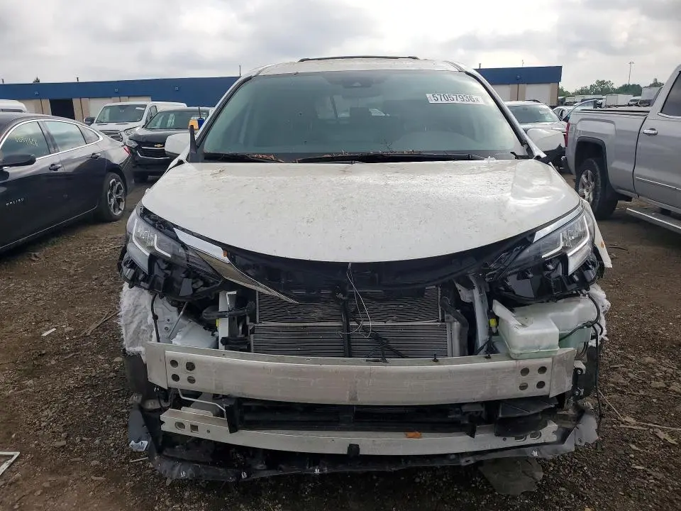 2022 TOYOTA SIENNA LE  