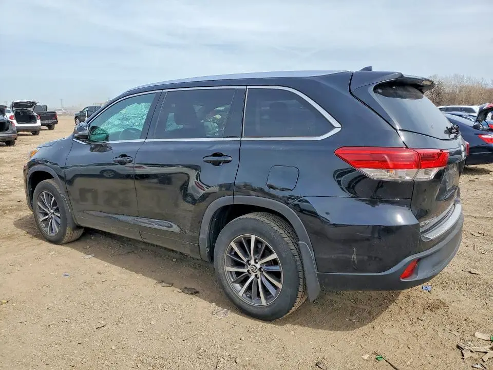 2017 TOYOTA HIGHLANDER XLE  