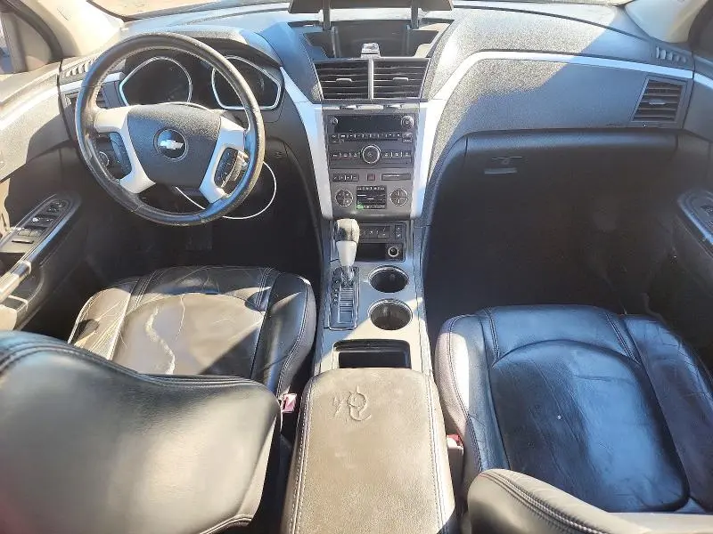 2010 CHEVROLET TRAVERSE LT  