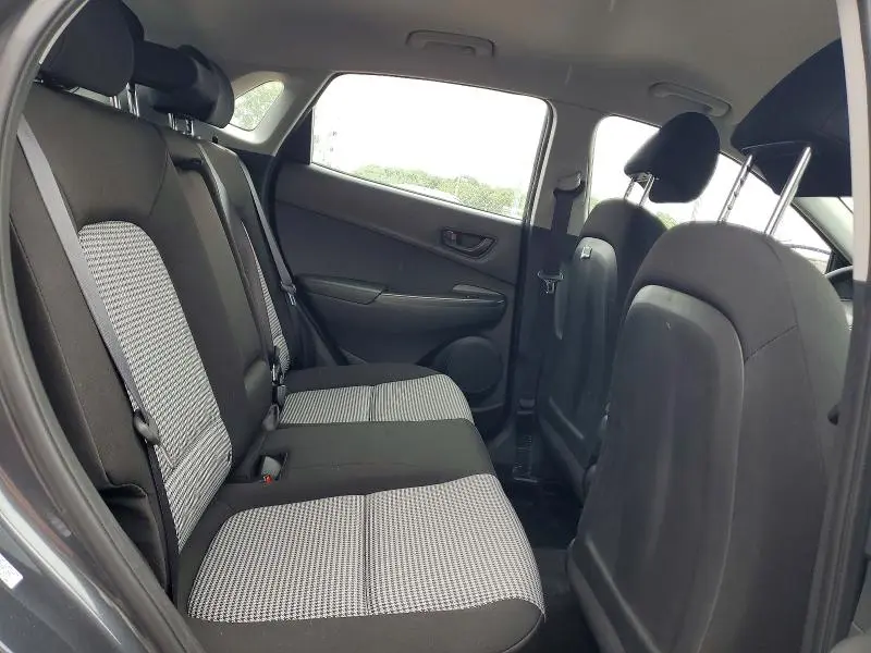 2022 HYUNDAI KONA SE  