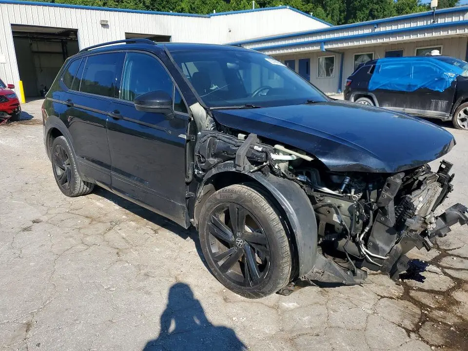 2023 VOLKSWAGEN TIGUAN SE R-LINE BLACK  