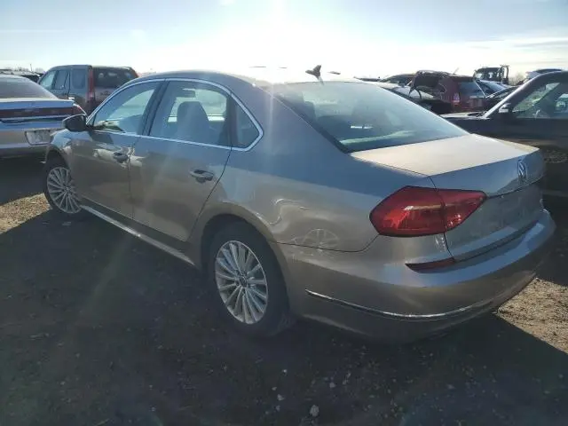 2016 VOLKSWAGEN PASSAT SE  