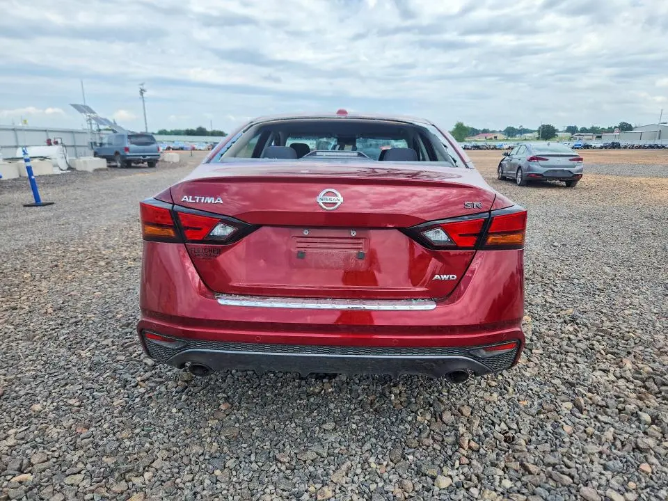 2022 NISSAN ALTIMA SR  