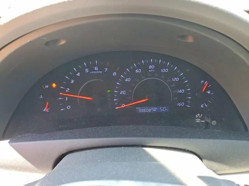 2011 TOYOTA CAMRY LE V6  