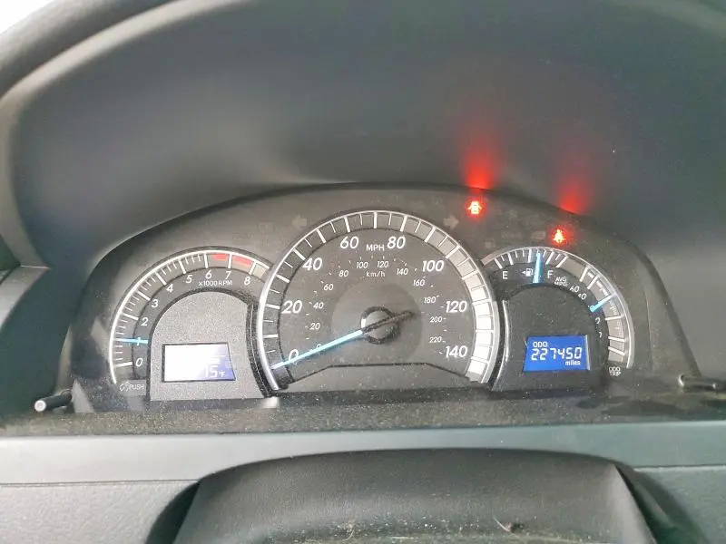 2014 TOYOTA CAMRY SE  