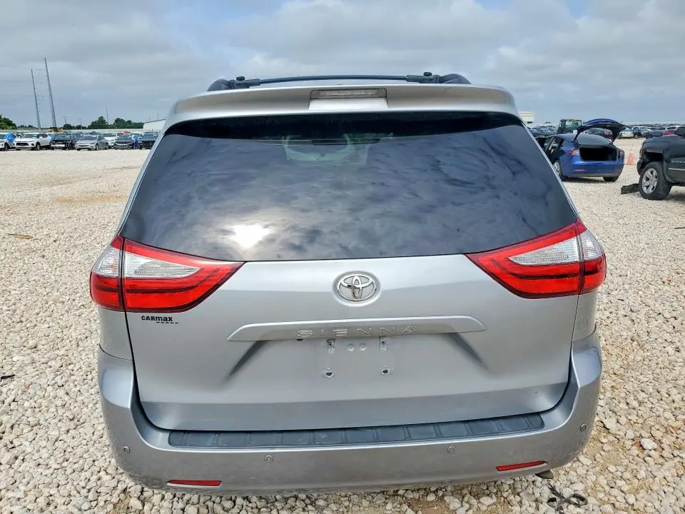 2015 TOYOTA SIENNA XLE 8-PASSENGER  
