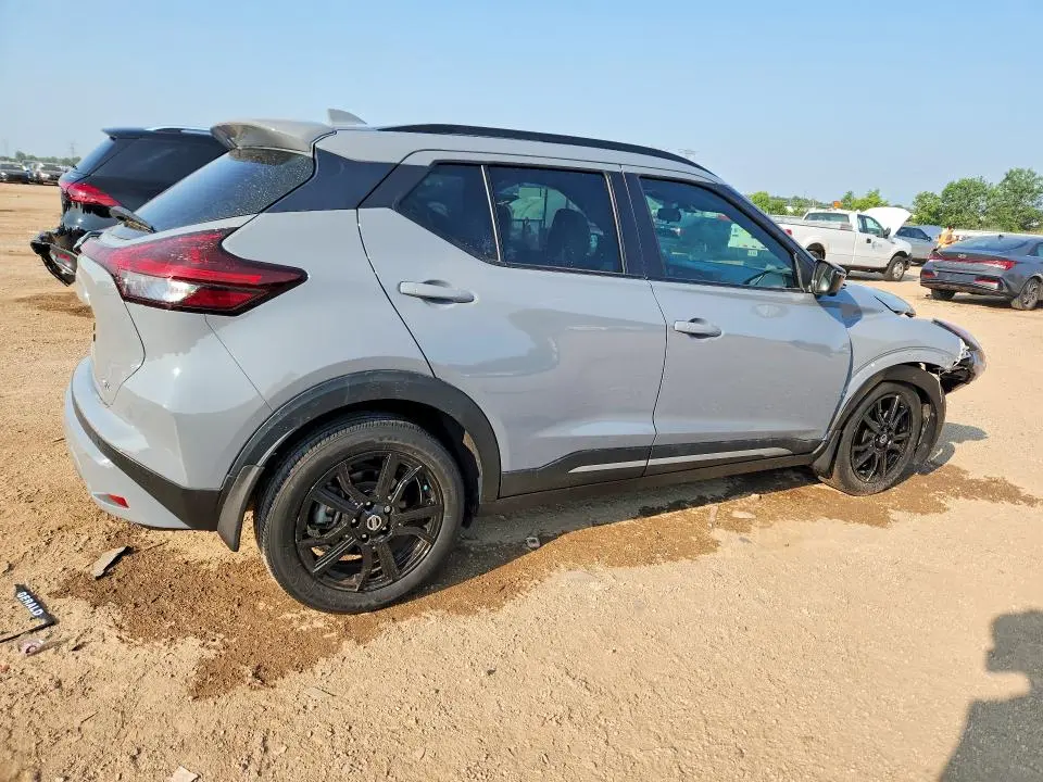2021 NISSAN KICKS SR  