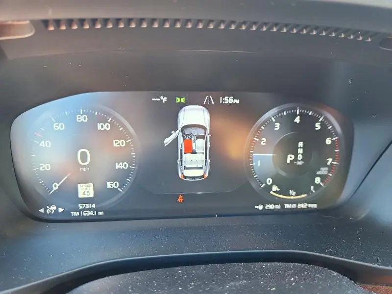 2021 VOLVO XC40 T5 R-DESIGN  