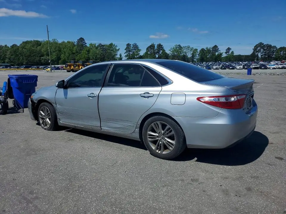 2017 TOYOTA CAMRY SE  